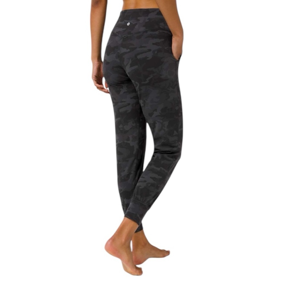 Lululemon Women’s Align Jogger 28" in Incognito Camo Multi Grey Size 2